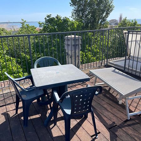 Reverso - Alloggi Con Solarium Vista Mare Caorle Eksteriør bilde